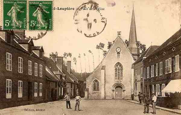 La Fert-Loupire - Place de l'Eglise (1917)