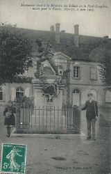Monument lv  la mmoire des soldats de La Fert-Loupire morts pour la Patrie 1870-1871